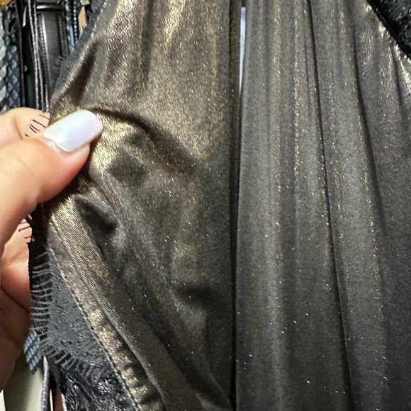 Igigi Black lace with gold underlay dress - Picture 5 of 9